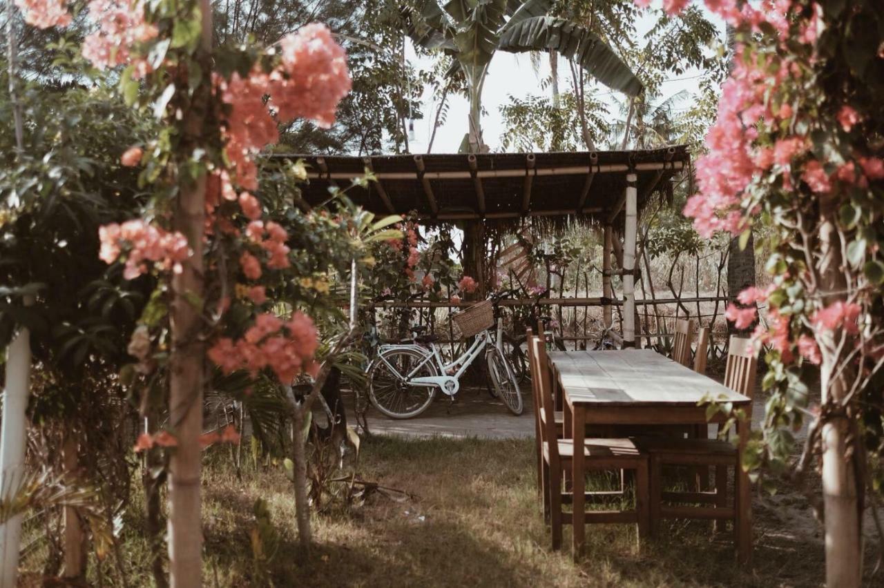 El Jardin De Shambala Hotel Gili Air Exterior photo